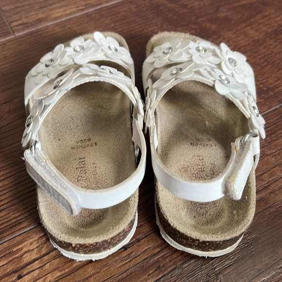 Toddler Flower Sandles with Rhinestones - Picture 3 of 4